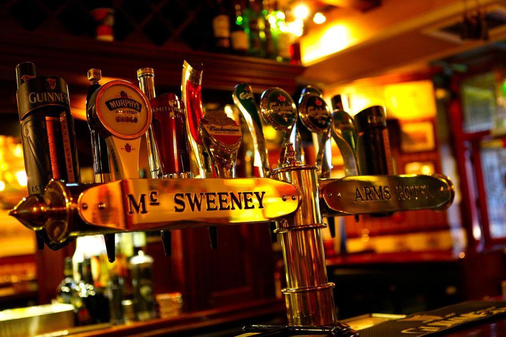 Mcsweeney Arms Hotel Кілларні Екстер'єр фото