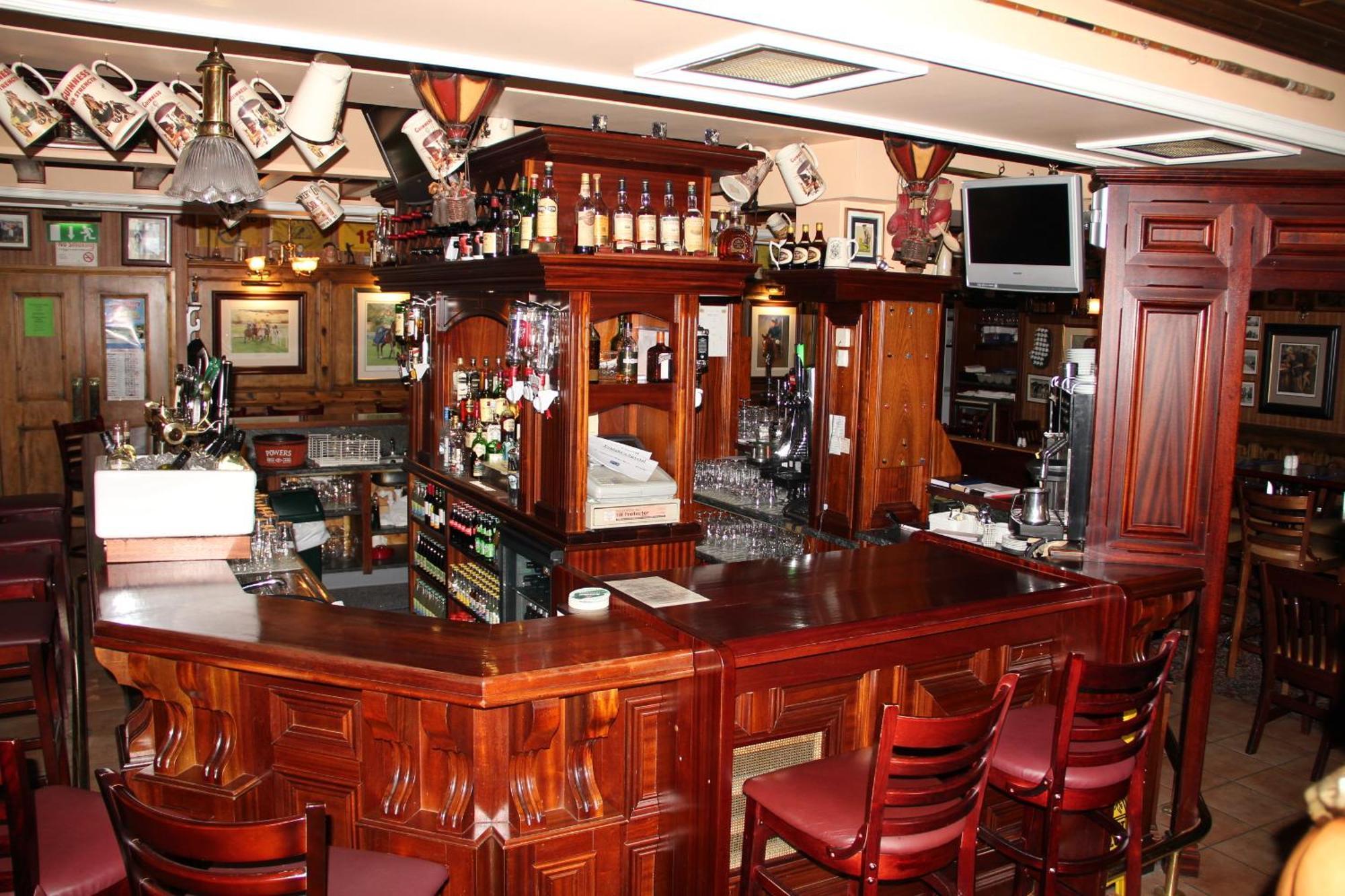 Mcsweeney Arms Hotel Кілларні Екстер'єр фото
