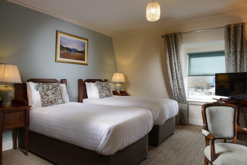 Mcsweeney Arms Hotel Кілларні Екстер'єр фото