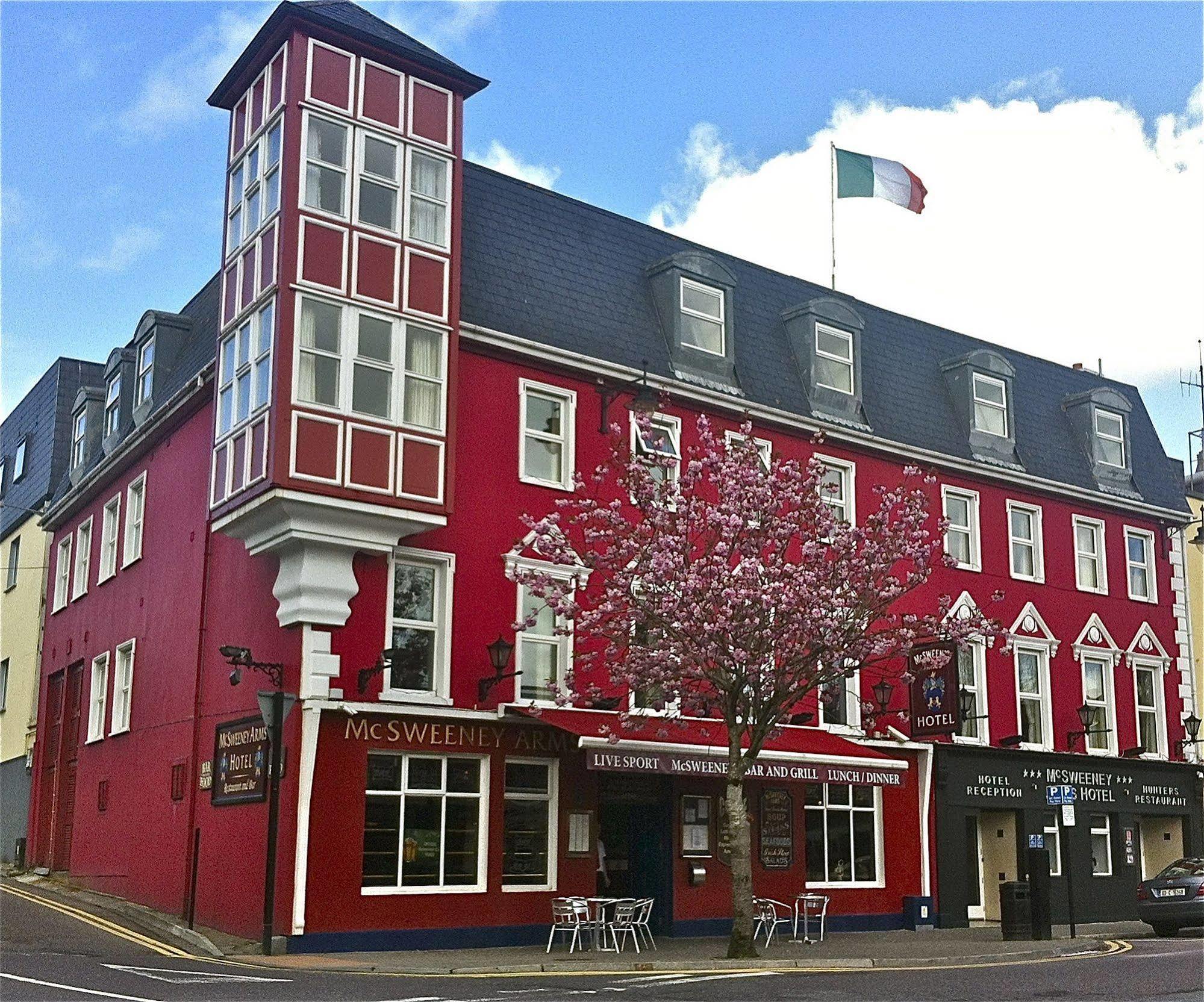 Mcsweeney Arms Hotel Кілларні Екстер'єр фото