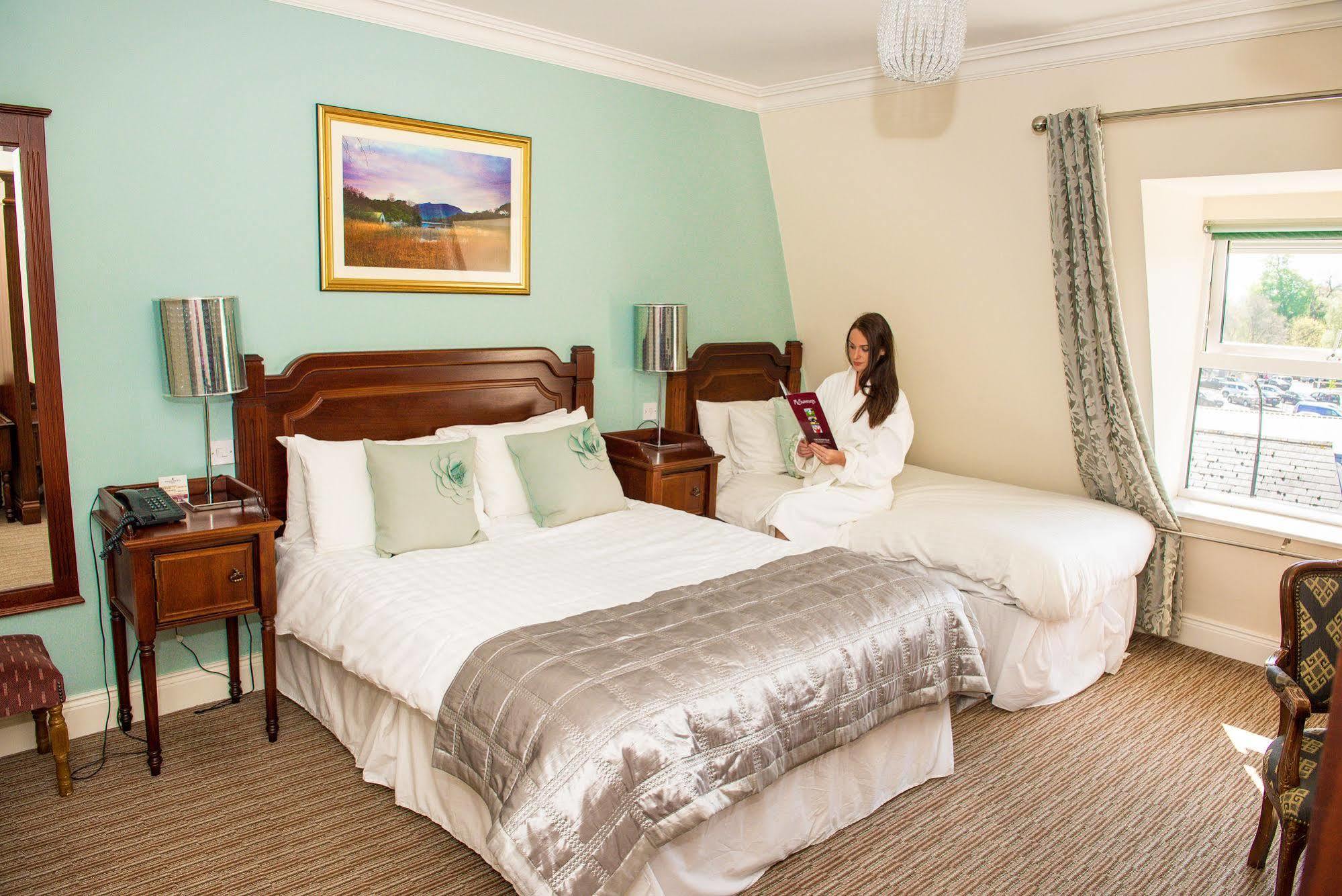 Mcsweeney Arms Hotel Кілларні Екстер'єр фото