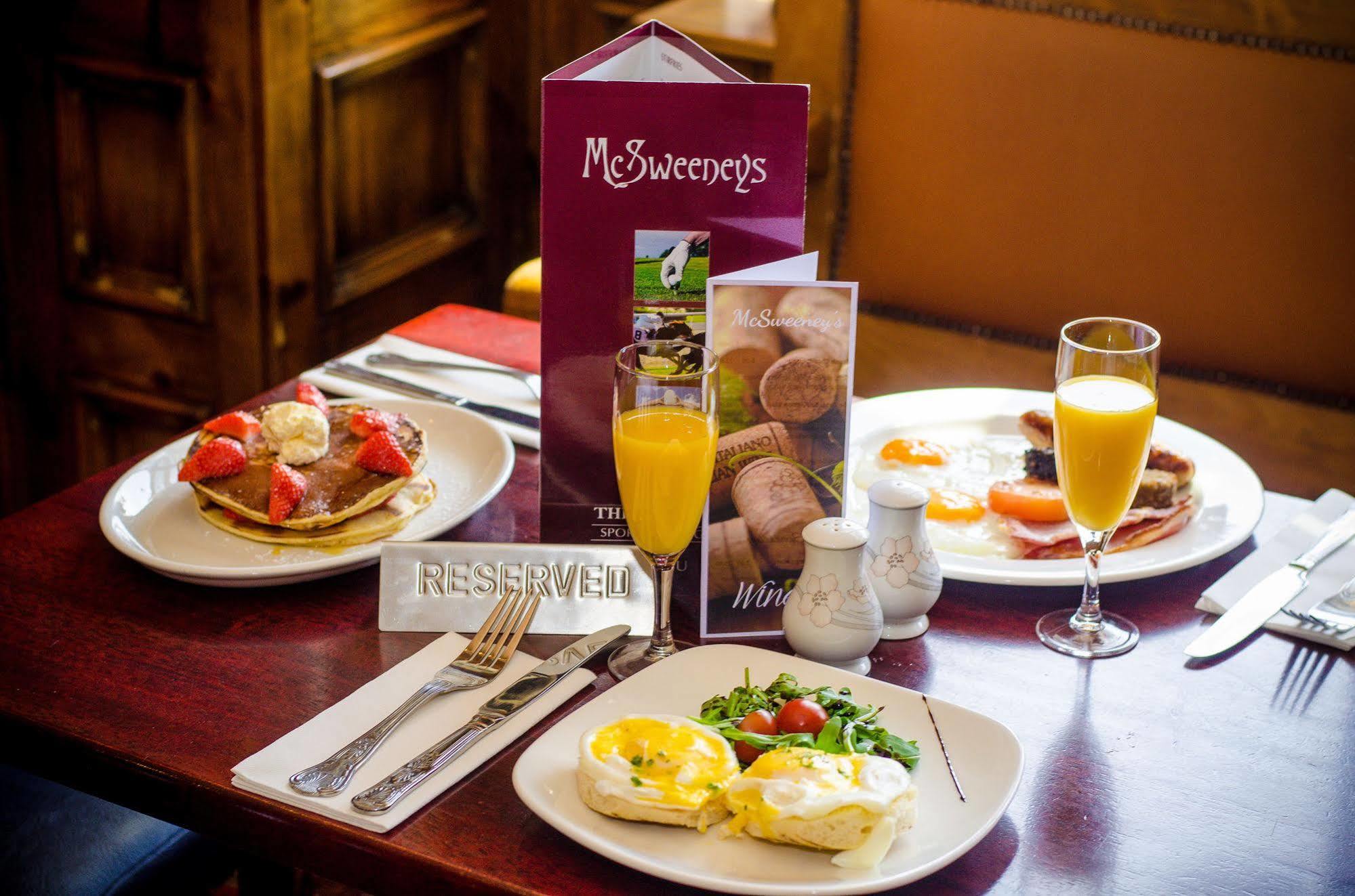 Mcsweeney Arms Hotel Кілларні Екстер'єр фото