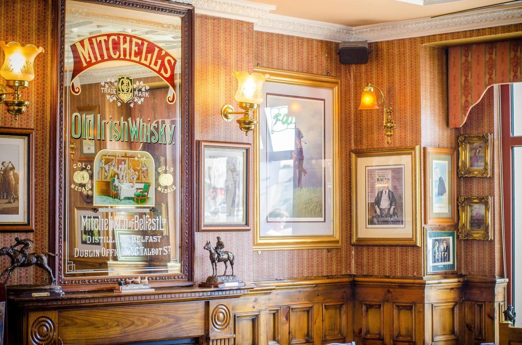 Mcsweeney Arms Hotel Кілларні Екстер'єр фото